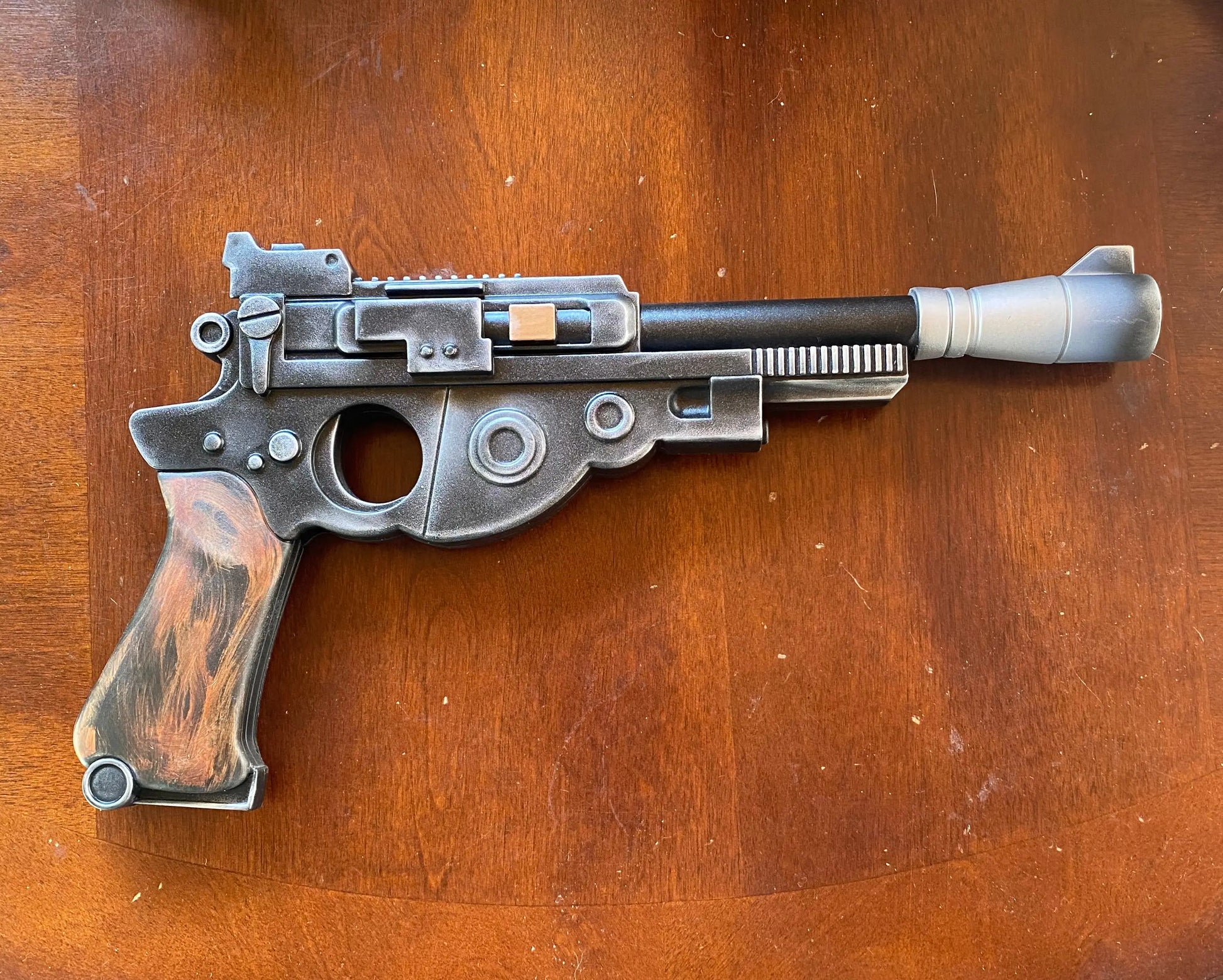 Mandalorian Blaster Star Wars IB-94, Cosplay prop and display - Geek House Creations
